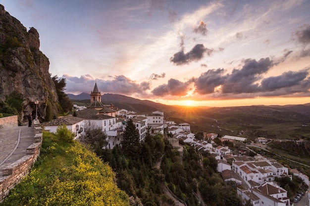 西班牙取消“黃金簽證”時(shí)間正式公布